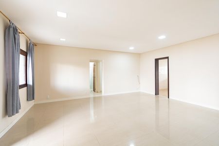 Casa à venda com 138m², 2 quartos e 2 vagas