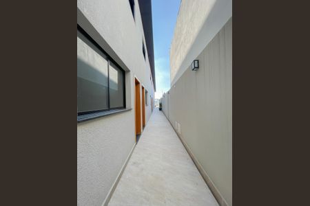 Casa de condomínio à venda com 64m², 2 quartos e 1 vaga Casa de condomínio à venda com 64m², 2 quartos e 1 vagaCorredor