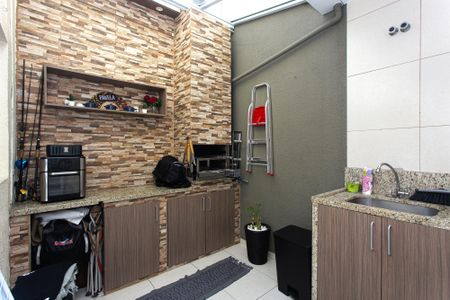 Casa de condomínio à venda com 174m², 3 quartos e 2 vagasChurrasqueira