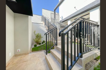 Casa de condomínio à venda com 64m², 2 quartos e 1 vaga Casa de condomínio à venda com 64m², 2 quartos e 1 vagaEntrada