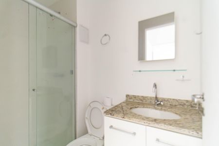 Banheiro de apartamento para alugar com 2 quartos, 58m² em Bom Retiro, São Paulo