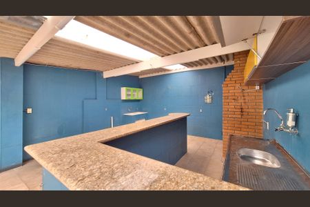 Casa à venda com 230m², 4 quartos e 3 vagas Casa à venda com 230m², 4 quartos e 3 vagasQuintal e área de serviço