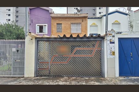 Casa à venda com 230m², 4 quartos e 3 vagas Casa à venda com 230m², 4 quartos e 3 vagasFachada