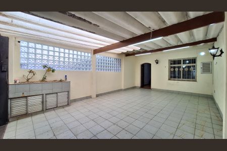 Casa à venda com 230m², 4 quartos e 3 vagas Casa à venda com 230m², 4 quartos e 3 vagasGaragem