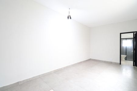 Casa para alugar com 230m², 4 quartos e 3 vagasSuite 