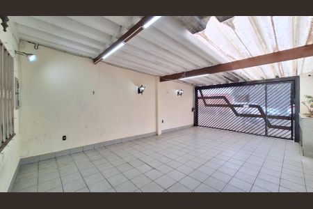 Casa à venda com 230m², 4 quartos e 3 vagas Casa à venda com 230m², 4 quartos e 3 vagasGaragem