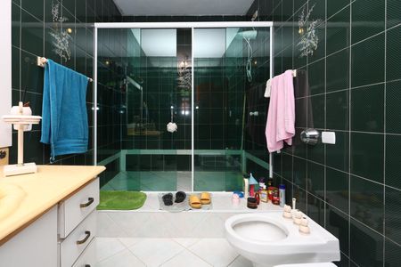 Apartamento à venda com 380m², 3 quartos e 5 vagas Apartamento à venda com 380m², 3 quartos e 5 vagasBanheiro da Suíte 3