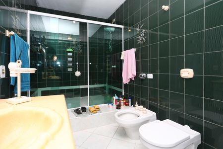 Apartamento à venda com 380m², 3 quartos e 5 vagas Apartamento à venda com 380m², 3 quartos e 5 vagasBanheiro da Suíte 3