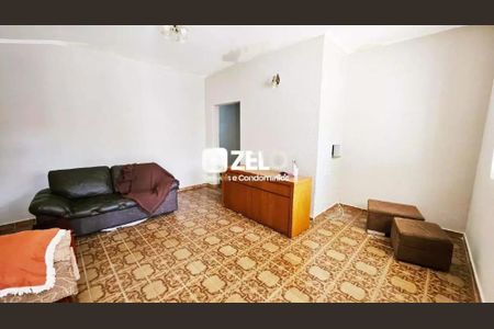 Casa à venda com 248m², 3 quartos e 4 vagas Casa à venda com 248m², 3 quartos e 4 vagasFoto 02