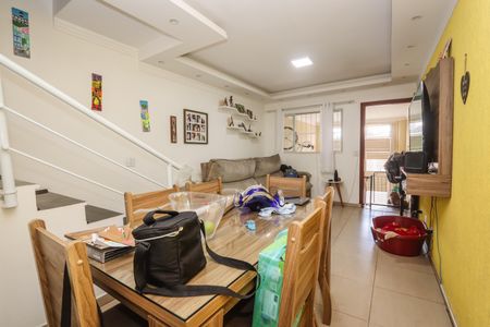 Casa à venda com 125m², 2 quartos e 1 vaga Casa à venda com 125m², 2 quartos e 1 vagaSala