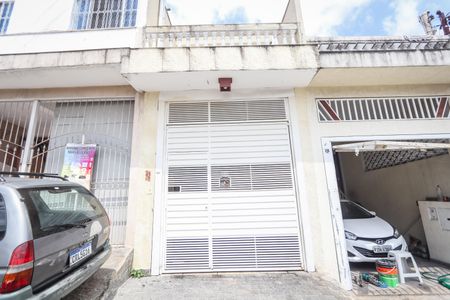 Casa à venda com 125m², 2 quartos e 1 vaga Casa à venda com 125m², 2 quartos e 1 vagaFachada da Casa