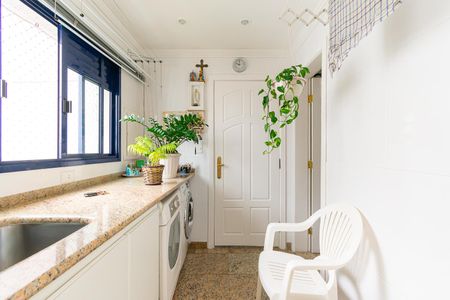 Apartamento para alugar com 180m², 3 quartos e 2 vagas Apartamento para alugar com 180m², 3 quartos e 2 vagasÁrea de Serviço