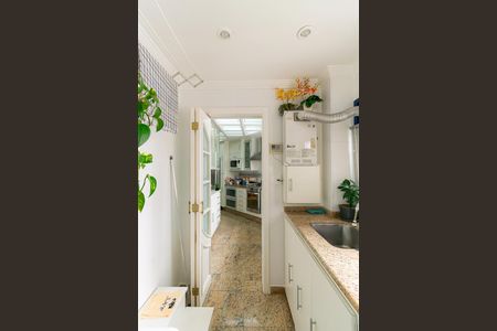 Apartamento para alugar com 180m², 3 quartos e 2 vagas Apartamento para alugar com 180m², 3 quartos e 2 vagasÁrea de Serviço