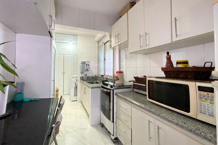 Apartamento à venda com 180m², 4 quartos e 2 vagas Apartamento à venda com 180m², 4 quartos e 2 vagasCozinha