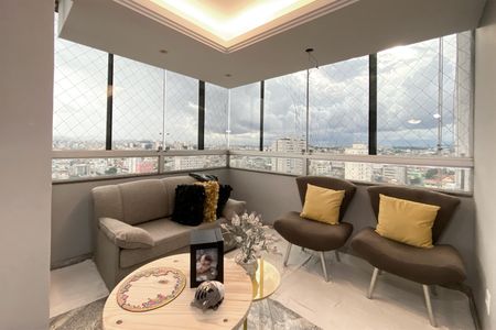 Apartamento à venda com 180m², 4 quartos e 2 vagas Apartamento à venda com 180m², 4 quartos e 2 vagasVaranda coberta