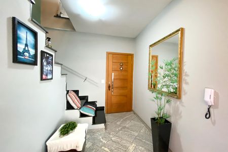 Apartamento à venda com 180m², 4 quartos e 2 vagas Apartamento à venda com 180m², 4 quartos e 2 vagasHall de entrada