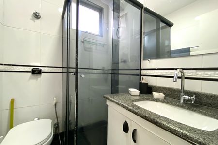 Apartamento à venda com 180m², 4 quartos e 2 vagas Apartamento à venda com 180m², 4 quartos e 2 vagasBanheiro