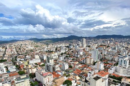 Apartamento à venda com 180m², 4 quartos e 2 vagas Apartamento à venda com 180m², 4 quartos e 2 vagasVista da Cobertura