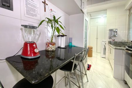 Apartamento à venda com 180m², 4 quartos e 2 vagas Apartamento à venda com 180m², 4 quartos e 2 vagasCozinha