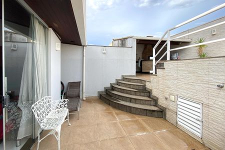 Apartamento à venda com 180m², 4 quartos e 2 vagas Apartamento à venda com 180m², 4 quartos e 2 vagasCobertura