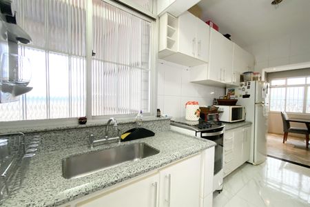 Apartamento à venda com 180m², 4 quartos e 2 vagas Apartamento à venda com 180m², 4 quartos e 2 vagasCozinha