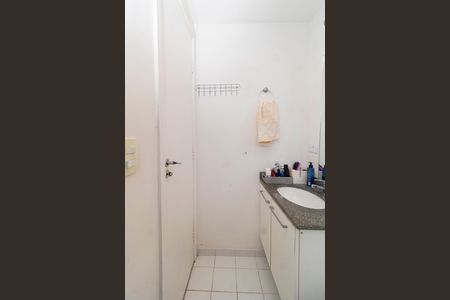 Apartamento à venda com 52m², 2 quartos e 2 vagas Apartamento à venda com 52m², 2 quartos e 2 vagasBanheiro da Suíte
