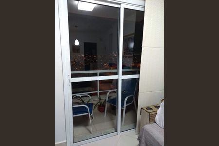Apartamento à venda com 77m², 3 quartos e 1 vaga Apartamento à venda com 77m², 3 quartos e 1 vagaSala