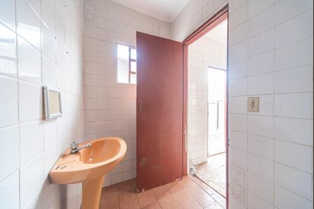 Casa para alugar com 219m², 4 quartos e 2 vagasBanheiro da Área de serviço