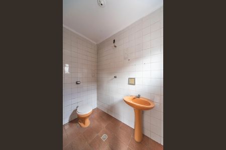 Casa para alugar com 219m², 4 quartos e 2 vagasBanheiro da Área de serviço