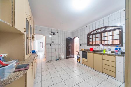 Casa para alugar com 219m², 4 quartos e 2 vagasCozinha 