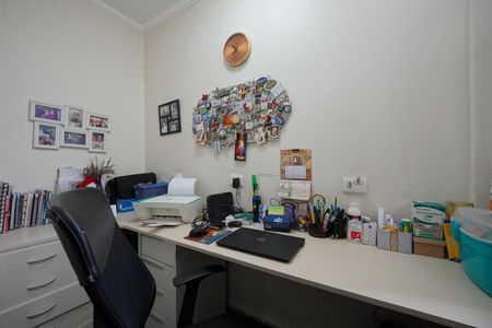 Casa à venda com 240m², 3 quartos e 3 vagasEscritório