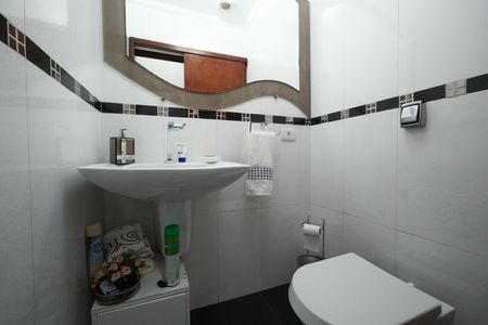 Casa à venda com 240m², 3 quartos e 3 vagasLavabo