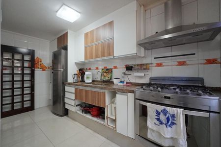 Casa à venda com 240m², 3 quartos e 3 vagasCozinha