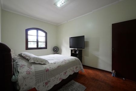 Casa à venda com 240m², 3 quartos e 3 vagasSuíte