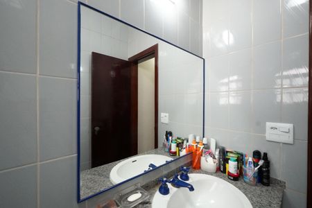 Casa à venda com 240m², 3 quartos e 3 vagasBanheiro