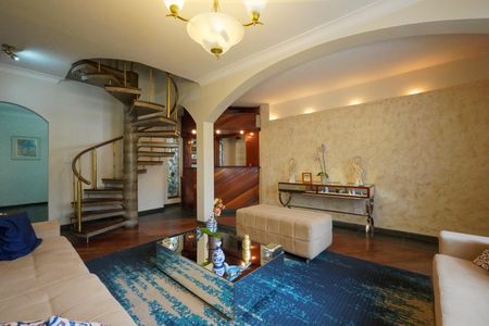 Sala de casa à venda com 3 quartos, 240m² em Vila Mariana, São Paulo