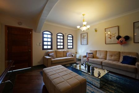 Casa à venda com 240m², 3 quartos e 3 vagasSala
