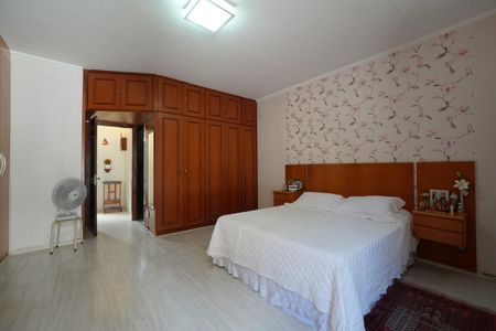 Casa à venda com 240m², 3 quartos e 3 vagasSuíte Principal