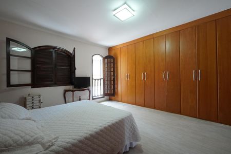 Casa à venda com 240m², 3 quartos e 3 vagasSuíte Principal