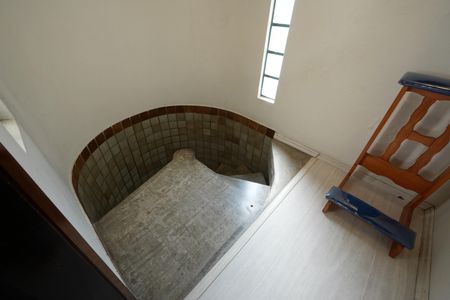 Casa à venda com 240m², 3 quartos e 3 vagasEscada