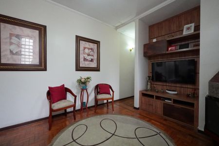 Casa à venda com 240m², 3 quartos e 3 vagasSala de TV
