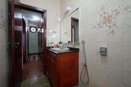 Casa à venda com 240m², 3 quartos e 3 vagasSuíte