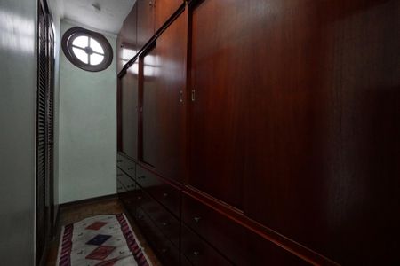 Casa à venda com 240m², 3 quartos e 3 vagasSuíte