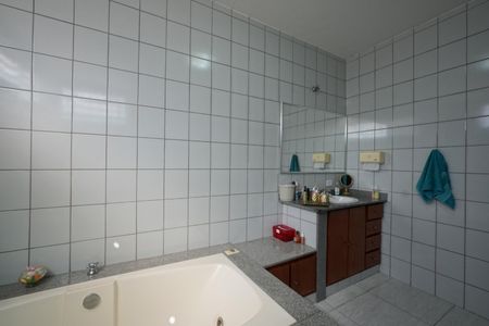 Casa à venda com 240m², 3 quartos e 3 vagasSuíte Principal