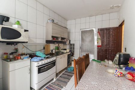 Sala - Cozinha de casa para alugar com 1 quarto, 200m² em Conjunto Residencial José Bonifácio, São Paulo