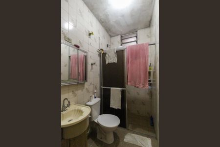 Banheiro de casa para alugar com 1 quarto, 200m² em Conjunto Residencial José Bonifácio, São Paulo