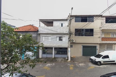Vista Sala - Cozinha de casa para alugar com 1 quarto, 200m² em Conjunto Residencial José Bonifácio, São Paulo