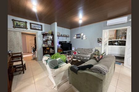 Casa à venda com 214m², 3 quartos e 4 vagas