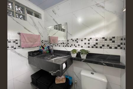 Casa à venda com 214m², 3 quartos e 4 vagas