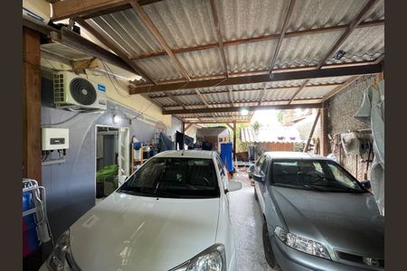 Casa à venda com 214m², 3 quartos e 4 vagas